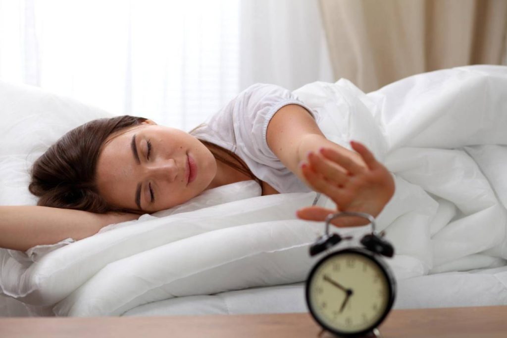 The Surprising Link Between Sleep And Weight Loss